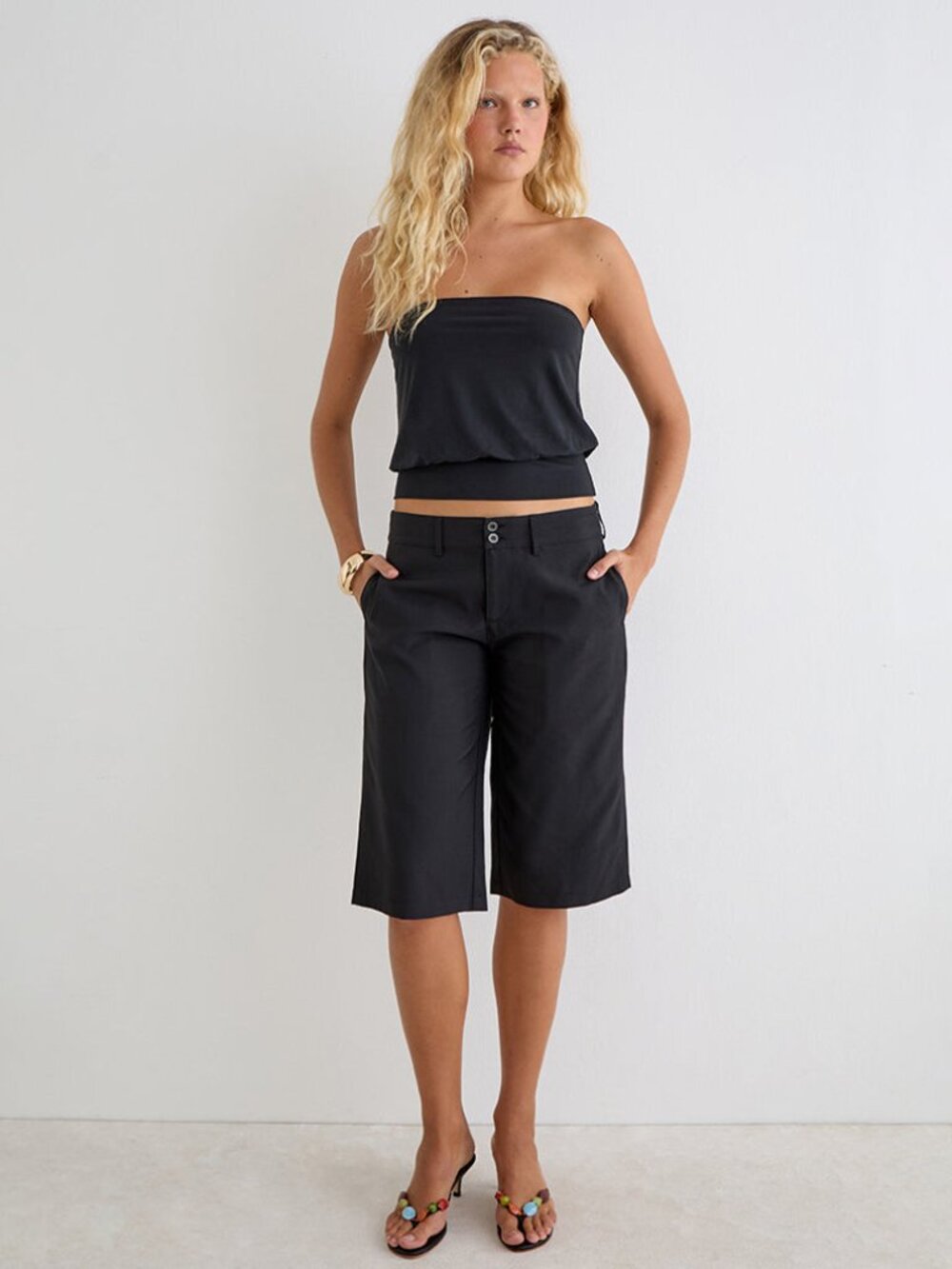 Motel Rocks Geza Longline Short in Tailoring Black Size XXSXXS